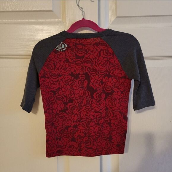 LulaRoe red/grey rose design half sleeve tee - Picture 6 of 6